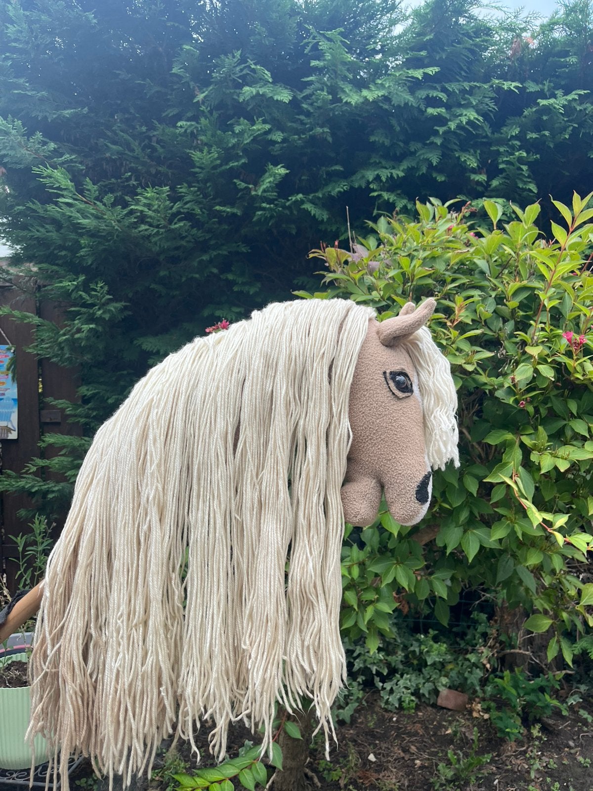 Haflinger stokpaard (hand gemaakt), Kinderen en Baby's, Ophalen of Verzenden, Zo goed als nieuw