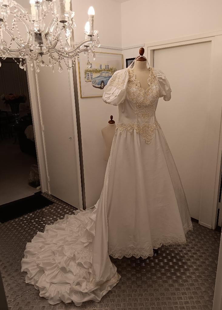 Witte Trouwjurk maat 42, Kleding | Dames, Trouwkleding en Trouwaccessoires, Zo goed als nieuw, Trouwjurk, Wit, Ophalen of Verzenden
