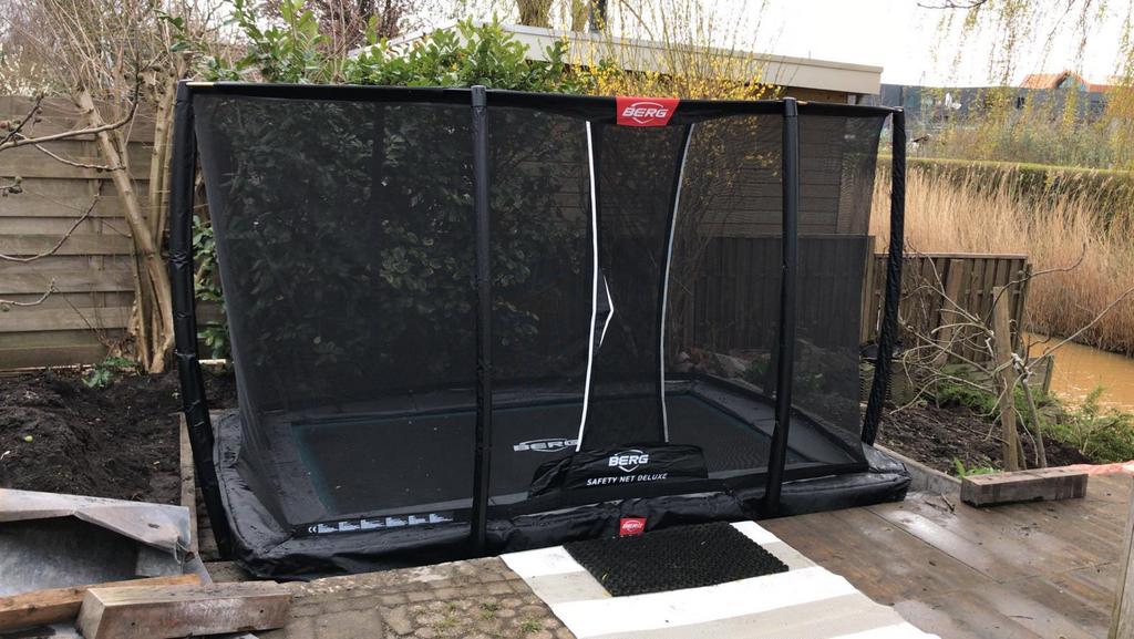 BERG trampoline Ultim Champion Inground 330x220 + net, Ophalen, Gebruikt