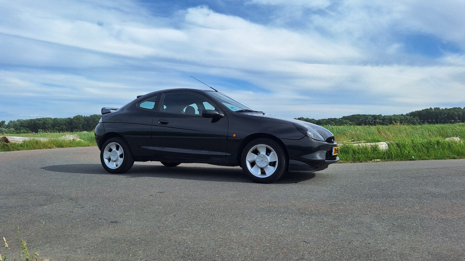 Ford Puma 1.7 1999 Zwart, Auto's, Voorwielaandrijving, 125 pk, 4 cilinders, 4 stoelen