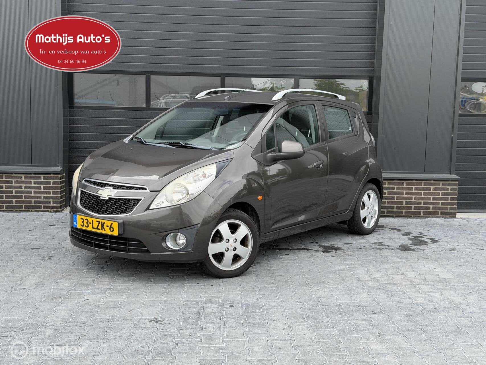 Chevrolet Spark 1.0 16V LE Streetwise nette auto! Nieuwe APK, Auto's, Voorwielaandrijving, 4 cilinders, Bruin, 68 pk