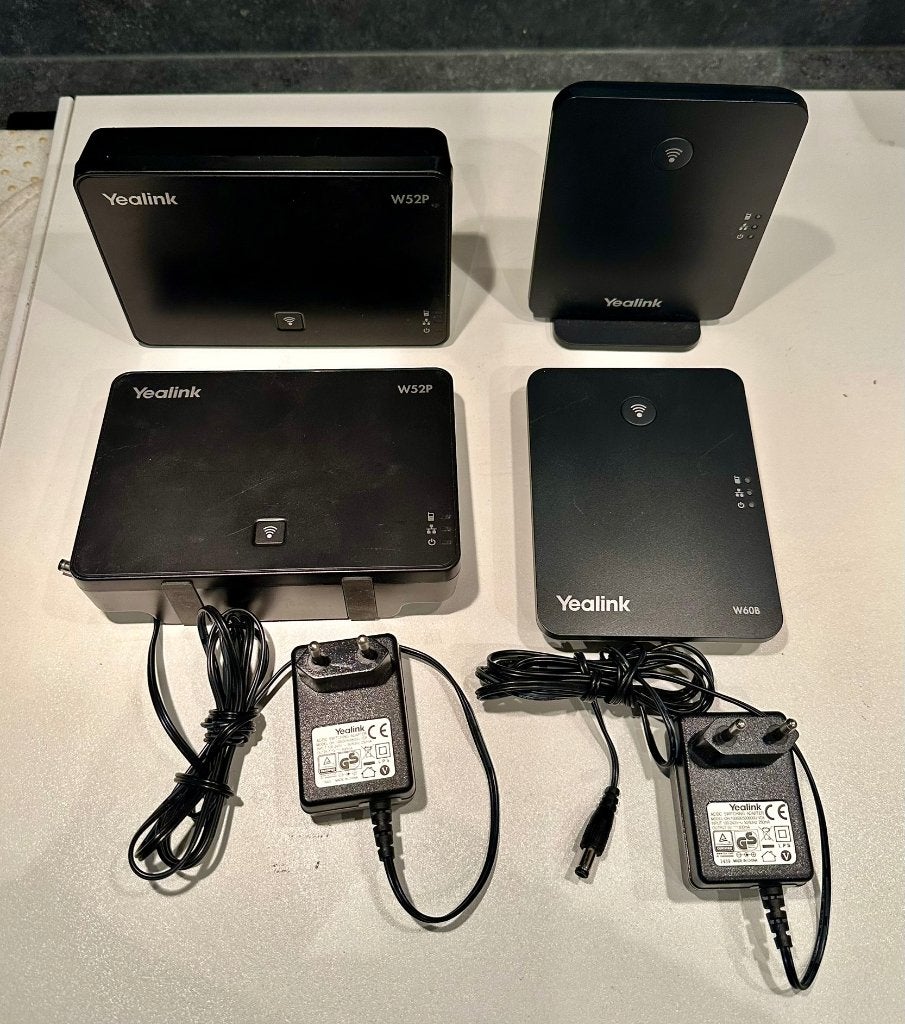Yealink DECT IP Basisstations W52P & W60B – Incl. adapters, Ophalen of Verzenden, Gebruikt, 1 handset