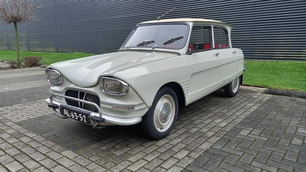Citroën Ami 6 Berline 1965 €17.950, Auto's, Oldtimers, Voorwielaandrijving, Stof, Citroën, Wit