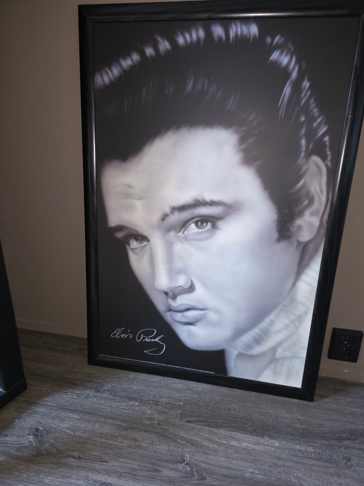 Elvis Presley ingelijste poster - Zo goed als nieuw, Ophalen, Zo goed als nieuw, Foto of Poster, 75 – 100