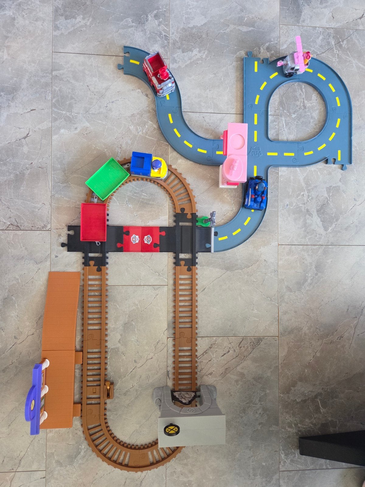 Paw Patrol speelgoed, treinset en autoweg, Ophalen of Verzenden, Handmatig, Overige merken