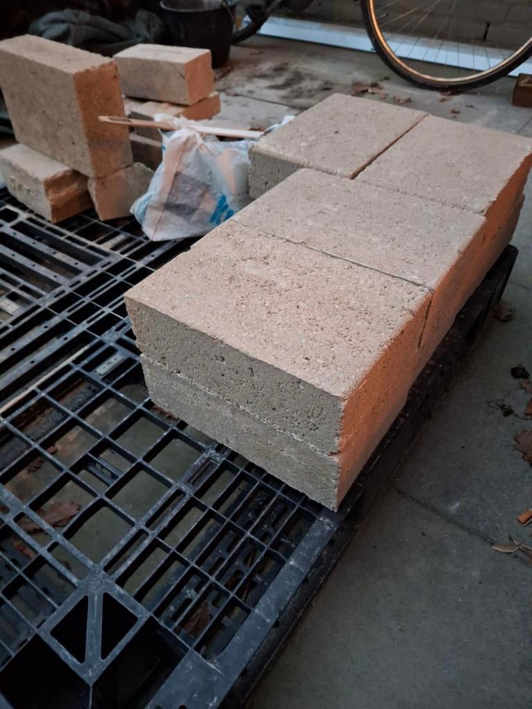 Gratis betonblokken 30x10x20 cm - restpartij, allemaal heel, Ophalen, Gebruikt, Beton