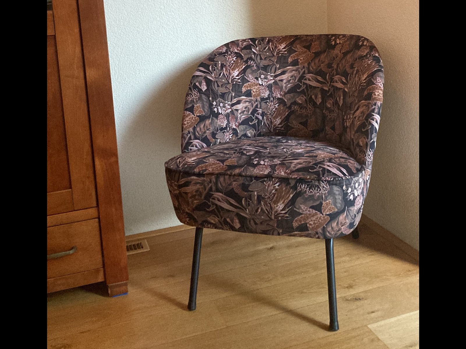 ZGAN compacte fauteuil met botanische print. Nwp 300 euro., Huis en Inrichting, Fauteuils, Ophalen, Minder dan 75 cm, Modern klassiek