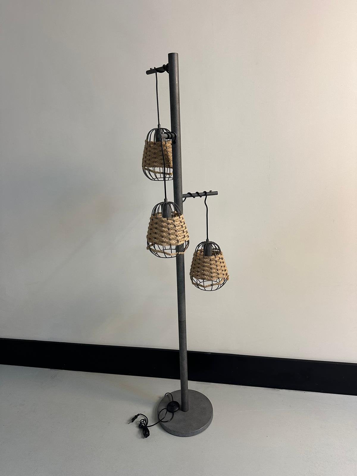 Leuke vloerlamp, Ophalen, Zo goed als nieuw, 150 tot 200 cm