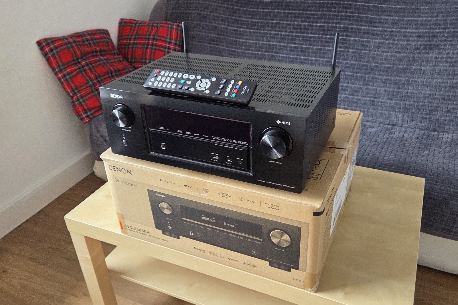Denon AVR-X2400H in nieuwstaat in doos, Ophalen of Verzenden, Zo goed als nieuw, 120 watt of meer, Denon