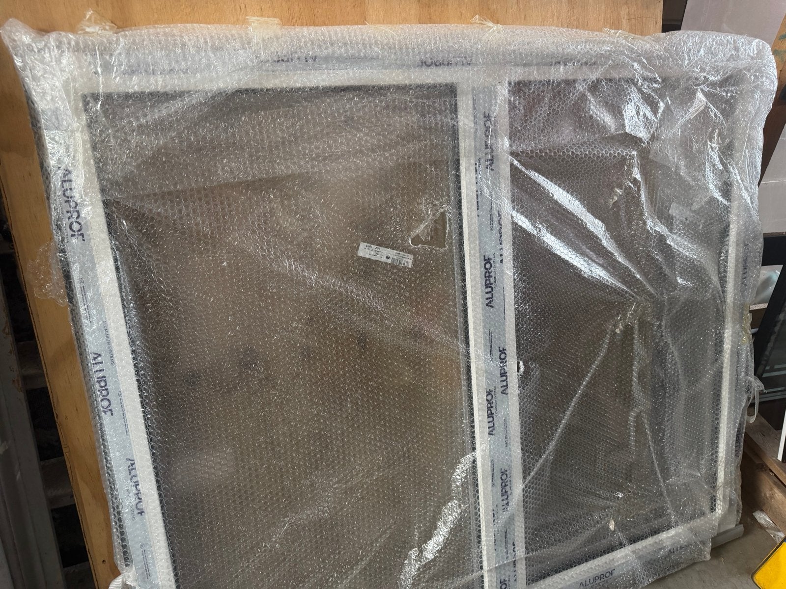Aluminium kozijnen RAL 9016 met HR++ glas (2x vast, 2x draai