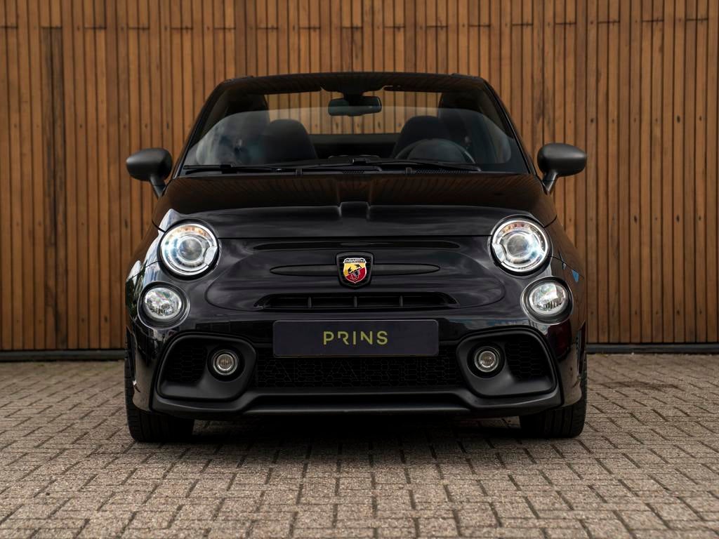 Fiat 500C Abarth 595 Competizione | Beats | Sabelt stoelen, Auto's, Voorwielaandrijving, 4 cilinders, Alcantara, Zwart