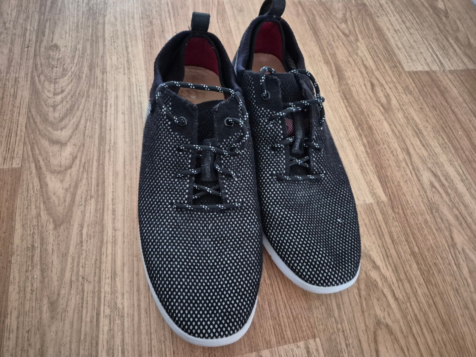 UGG 43, UGG, Zwart, Ophalen of Verzenden, Sneakers of Gympen
