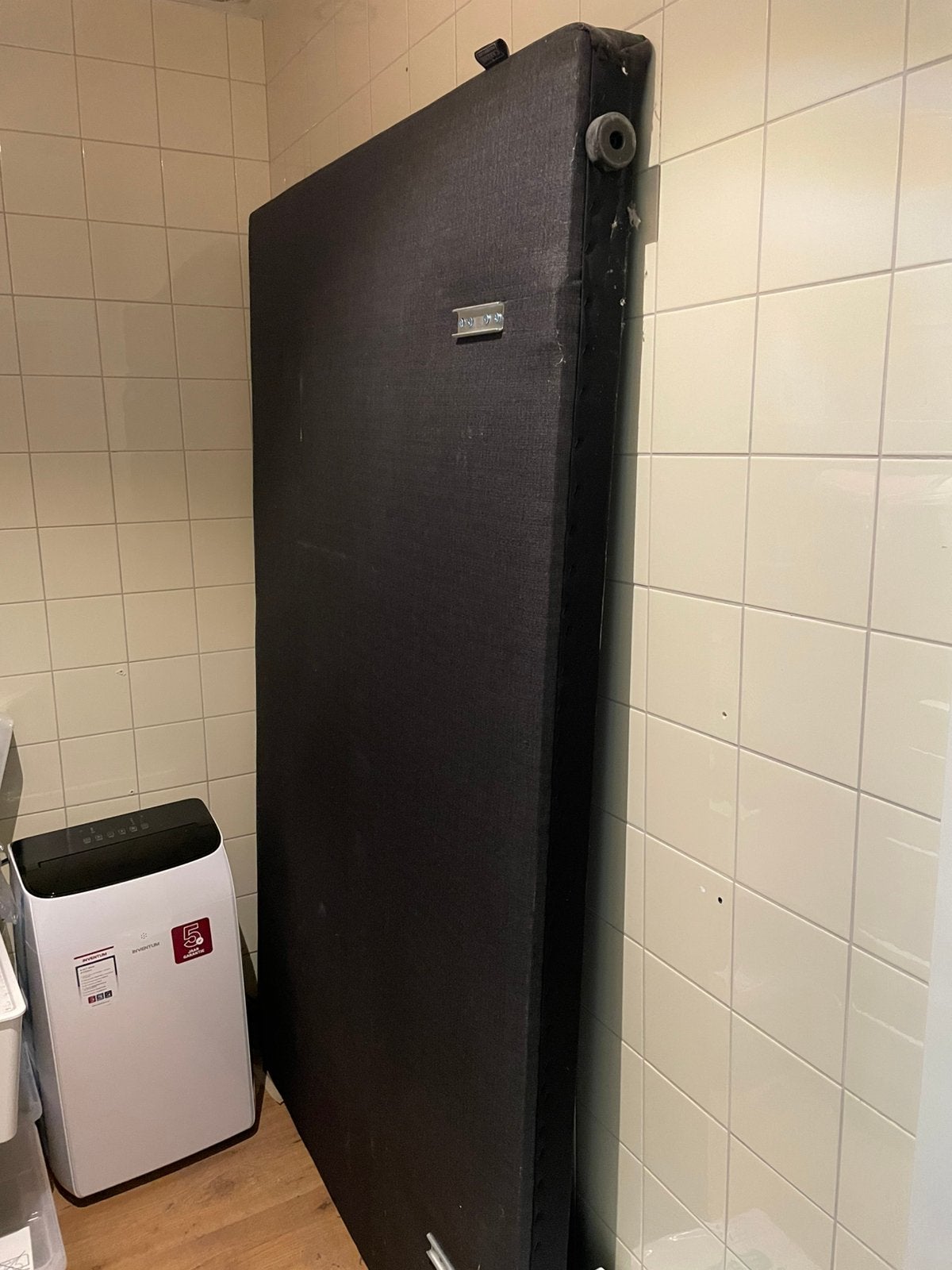 Gratis hoofdbord grijs antraciet caresse