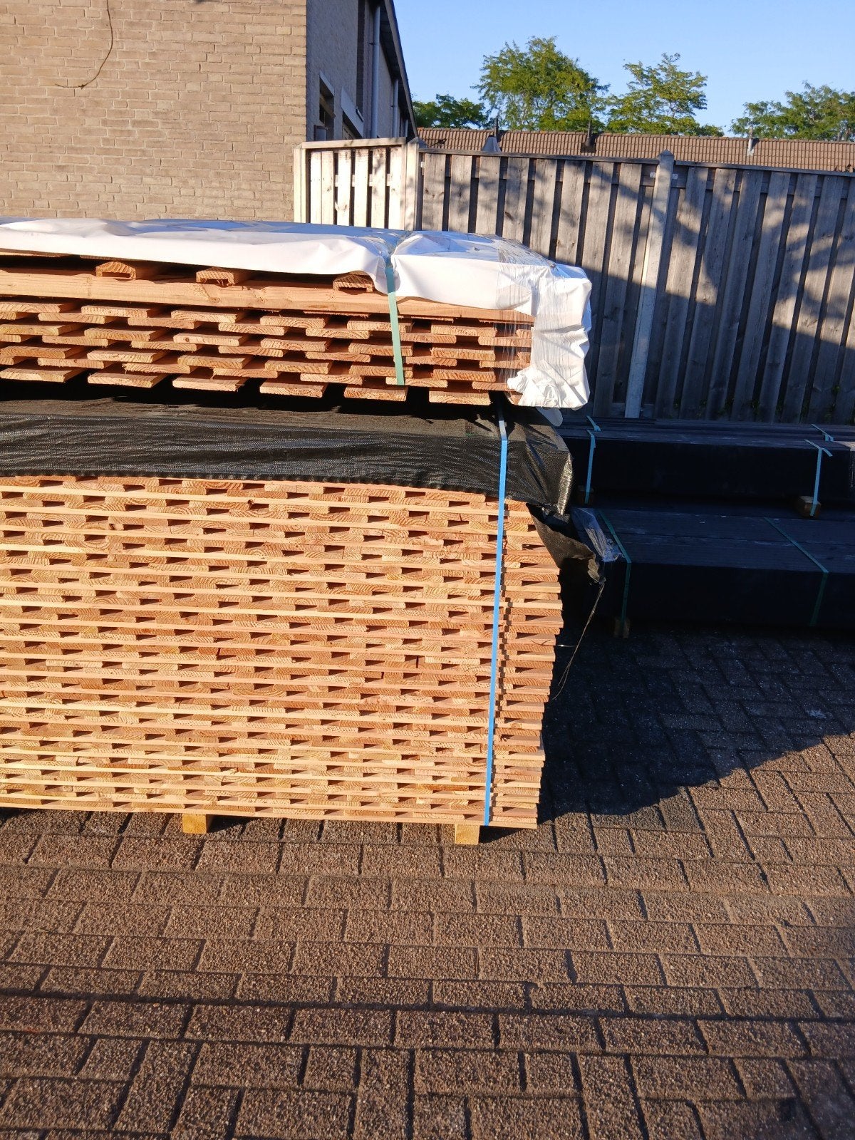 50 meter Nieuwe Douglas schuttingen met betonpalen en afdekg, Tuin en Terras, Schuttingen, 1 tot 2 meter, 6 meter of meer, Nieuw