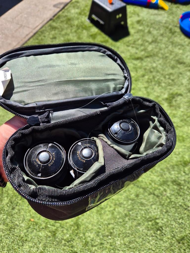 Ultimate opbergtasje met 3 Shimano Aero R2 reservespoelen, Ophalen of Verzenden, Gebruikt, Koffer of Tas