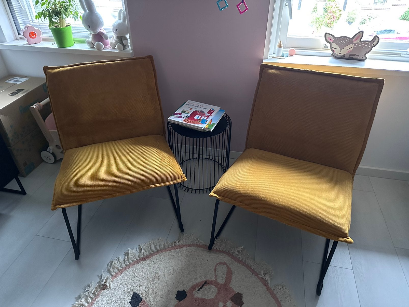 2 okergele ribstof stoelen z.g.a.n., Ophalen, Twee, Overige kleuren, Zo goed als nieuw
