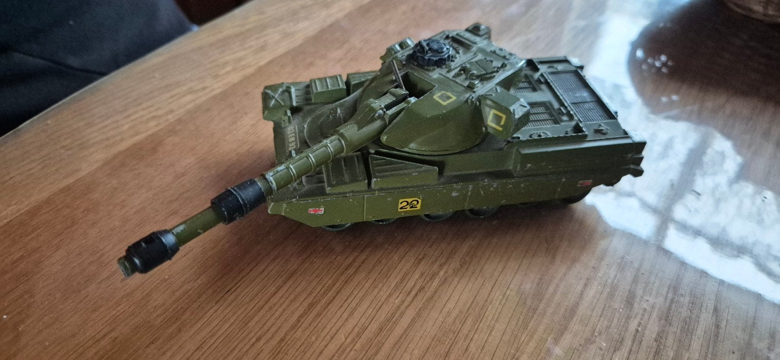 Groene speelgoedtank - Legervoertuig, Kinderen en Baby's, Ophalen of Verzenden, Gebruikt