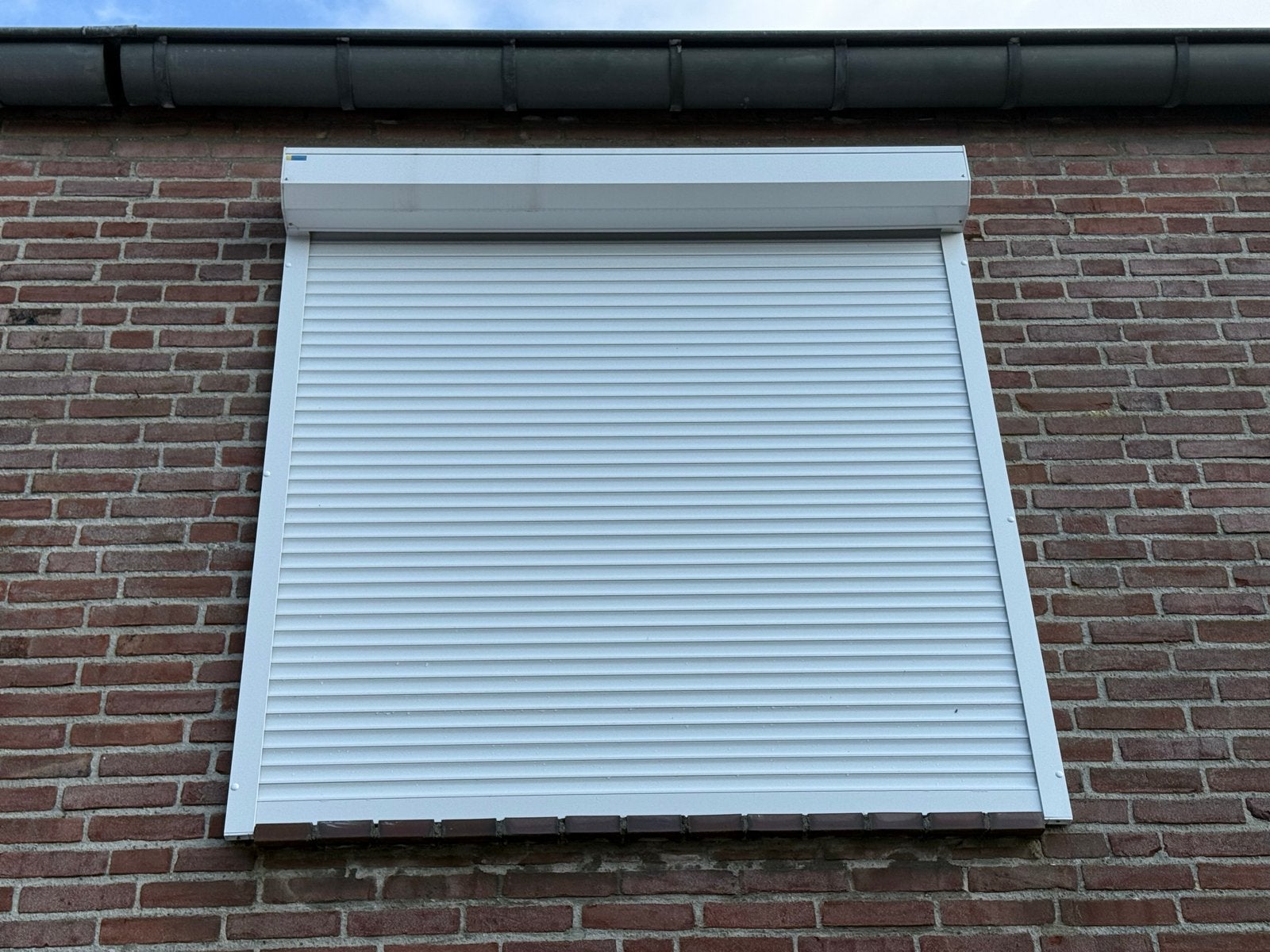Rolluik wit, 2 stuks zo goed als nieuw, 3 jaar oud., Ophalen, 100 tot 150 cm, Zo goed als nieuw, Wit