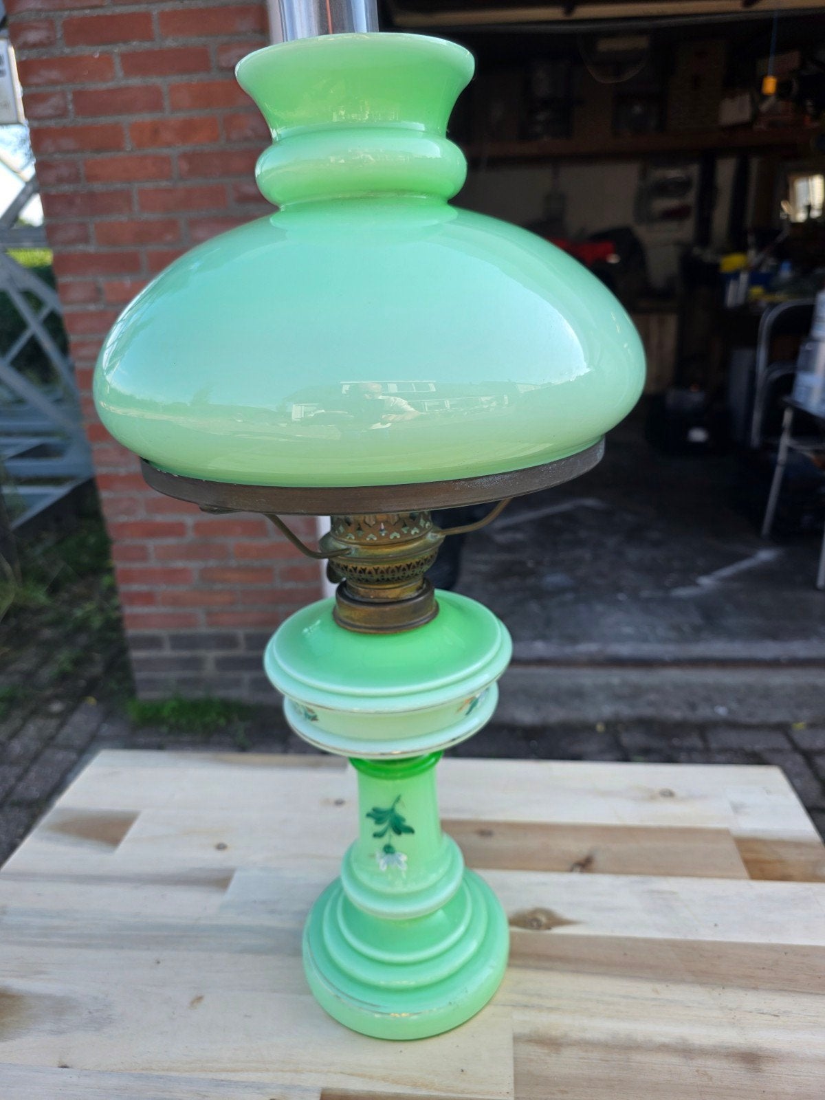 Antieke groene olielamp met bloemmotief, Antiek en Kunst, Ophalen