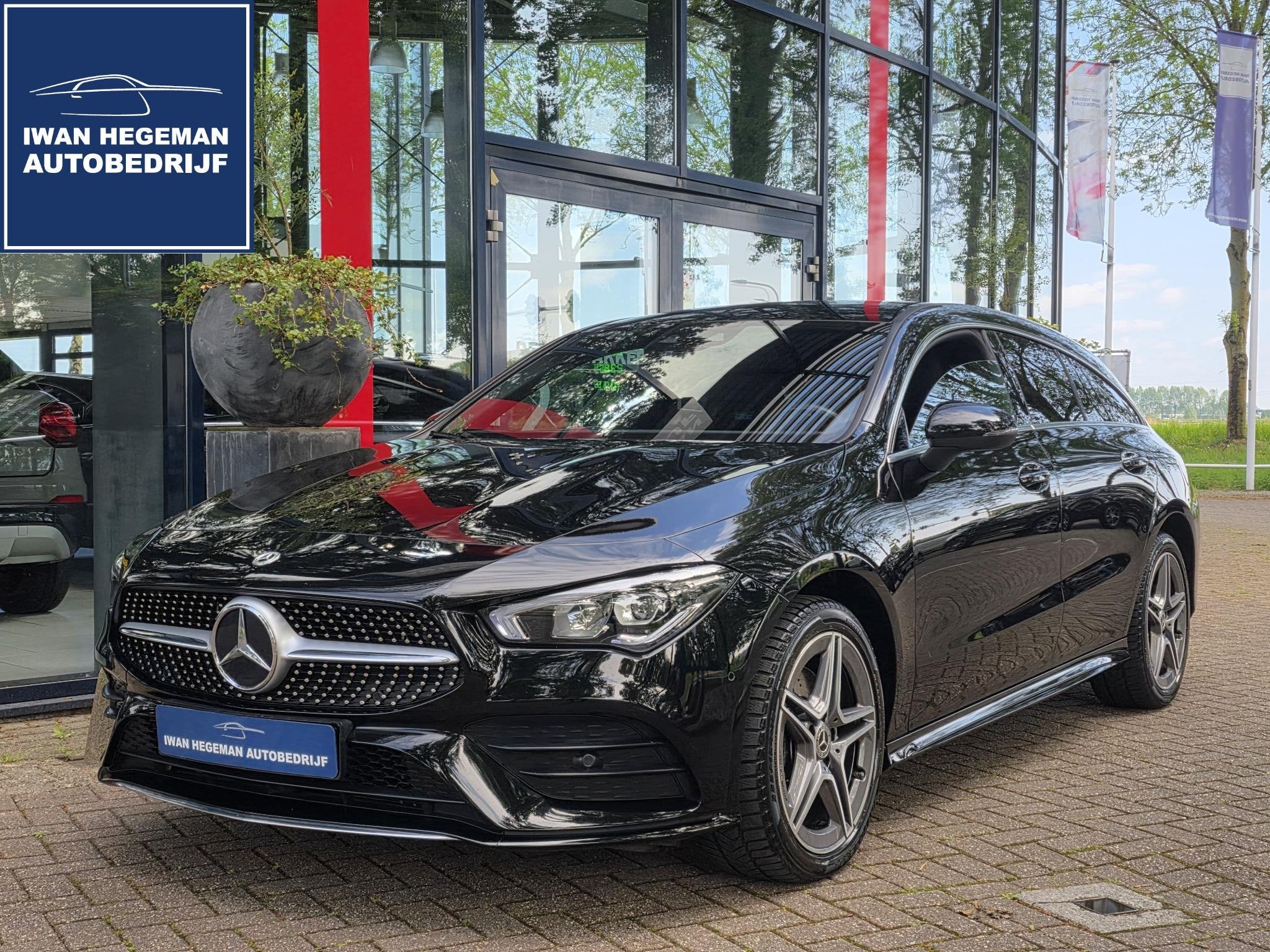 Mercedes-Benz CLA-klasse Shooting Brake 250 e AMG Line | SOH, Gebruikt, 4 cilinders, 1650 kg, Leder en Stof