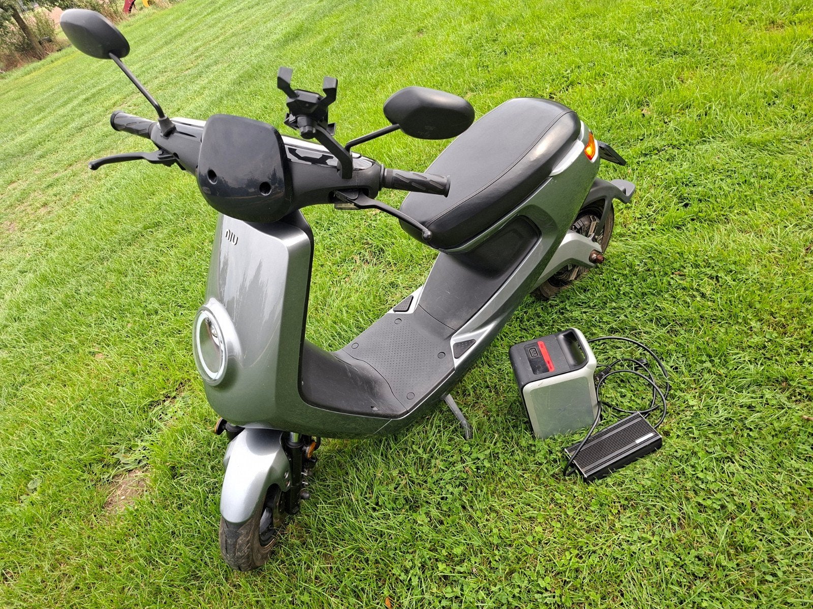 Niu M1 Pro Elektrische Snorscooter - Slechts 8051km, Fietsen en Brommers, Overige merken, Gebruikt, Elektrisch, Ophalen of Verzenden