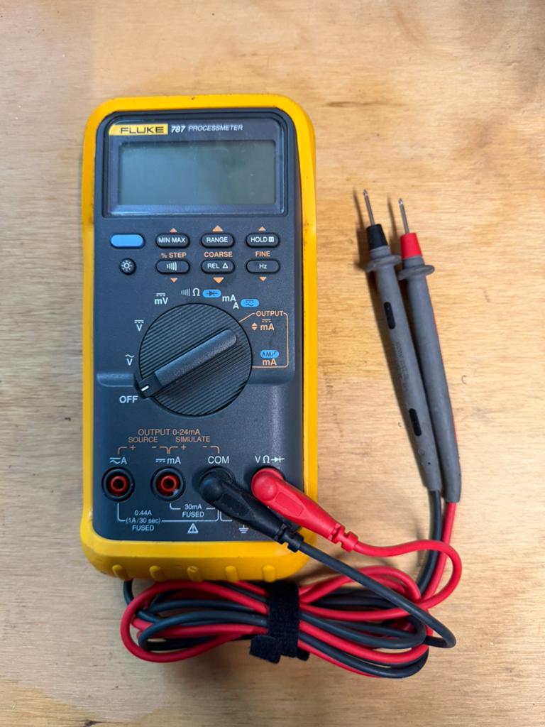 Fluke 787 Processmeter - Multimeter en Procesmeter, Doe-het-zelf en Verbouw, Meetapparatuur, Gebruikt, Multimeter, Ophalen of Verzenden