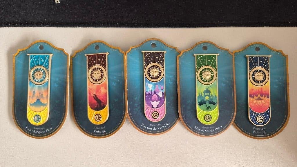 Te ruil: Complete set Efteling zomer pins 2026 - los., Ophalen of Verzenden, Nieuw, Button of Speldje
