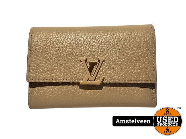 Louis Vuitton M62159 Capucines Compact Wallet, Louis Vuitton, Gebruikt, Support@louisvuitton.com, 2 Rue du Pont Neuf
75001 Paris
France