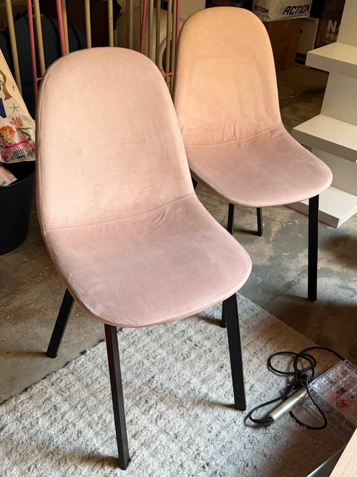 2 Velvet roze stoelen, Ophalen, Zo goed als nieuw, Overige kleuren, Twee