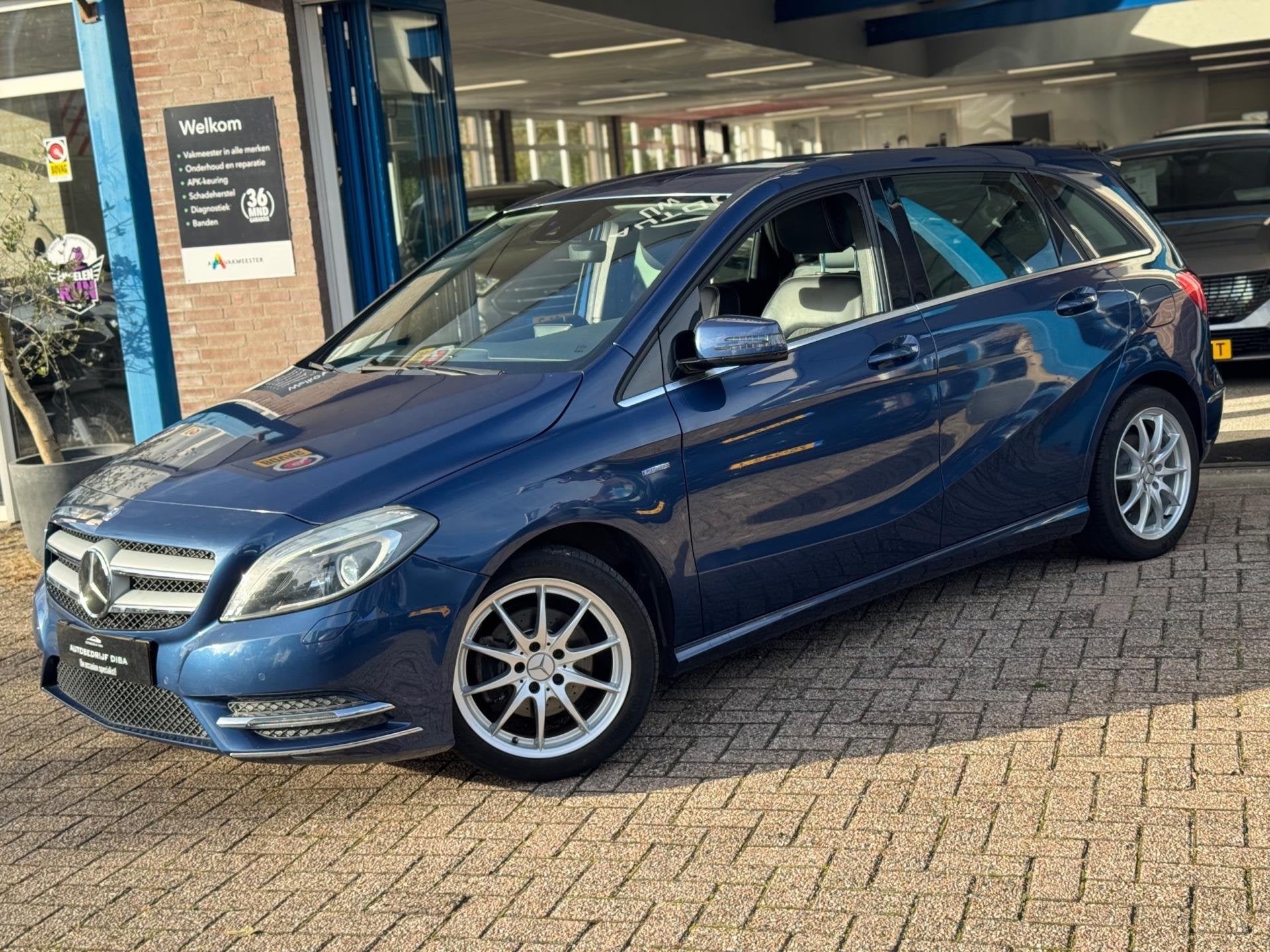 Mercedes-Benz B-klasse 180 Ambition 2012 AUT NAVI CLIMA NAP, Auto's, Euro 5, Gebruikt, 4 cilinders, Blauw