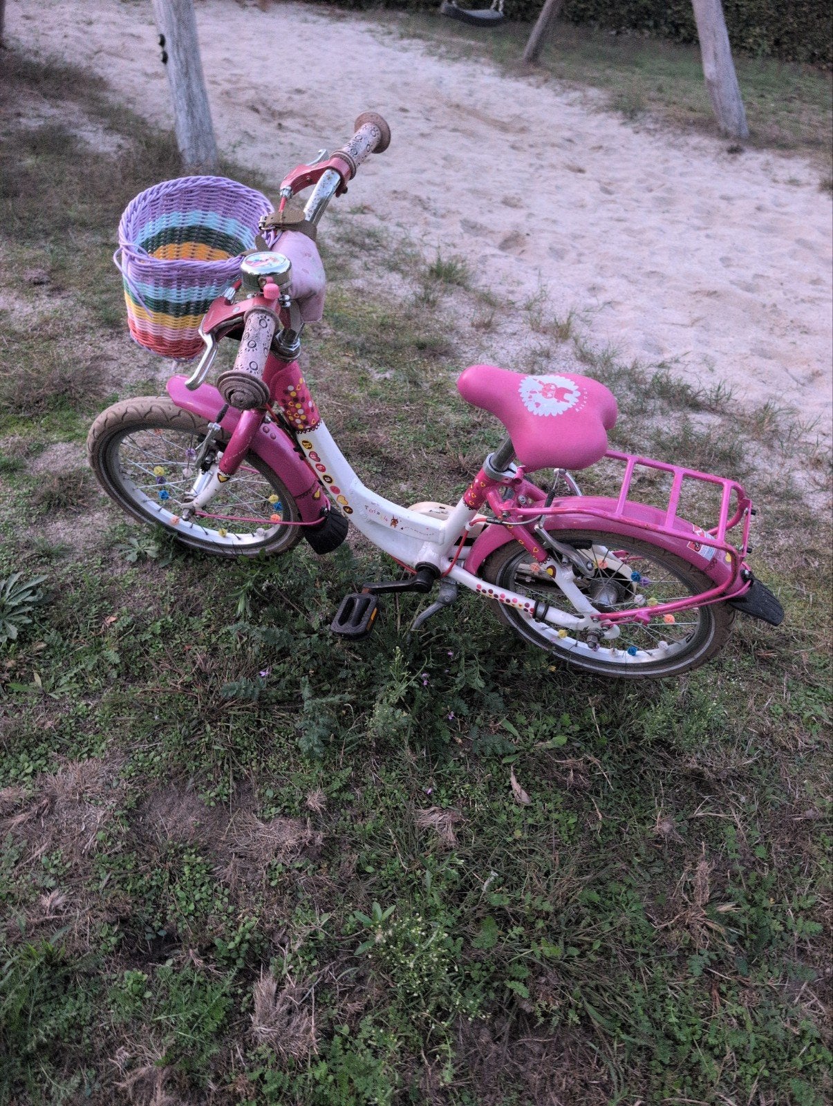 Roze kinderfiets met mandje en bagagedrager, Fietsen en Brommers, Ophalen, Gebruikt, Terugtraprem, 16 tot 20 inch