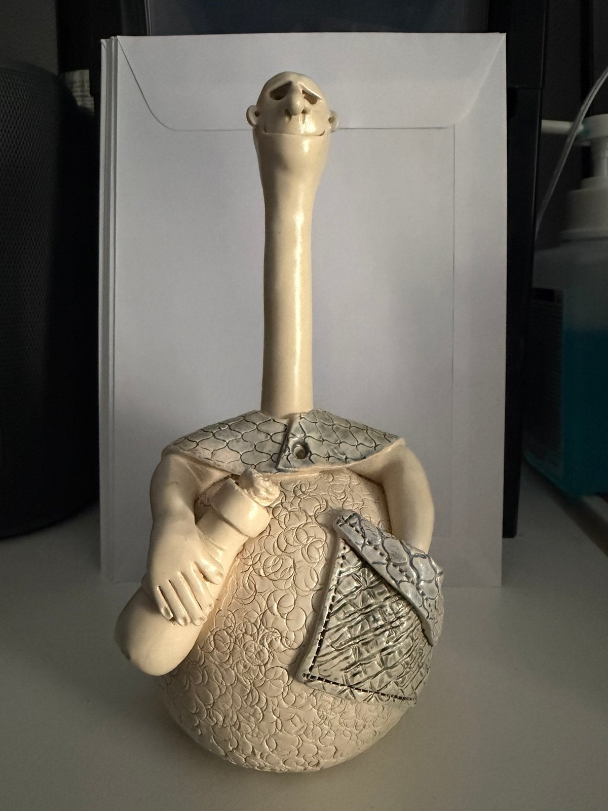 Dit beeldje is een handgemaakt keramisch kunstwerk, Ophalen of Verzenden, Zo goed als nieuw, Dier