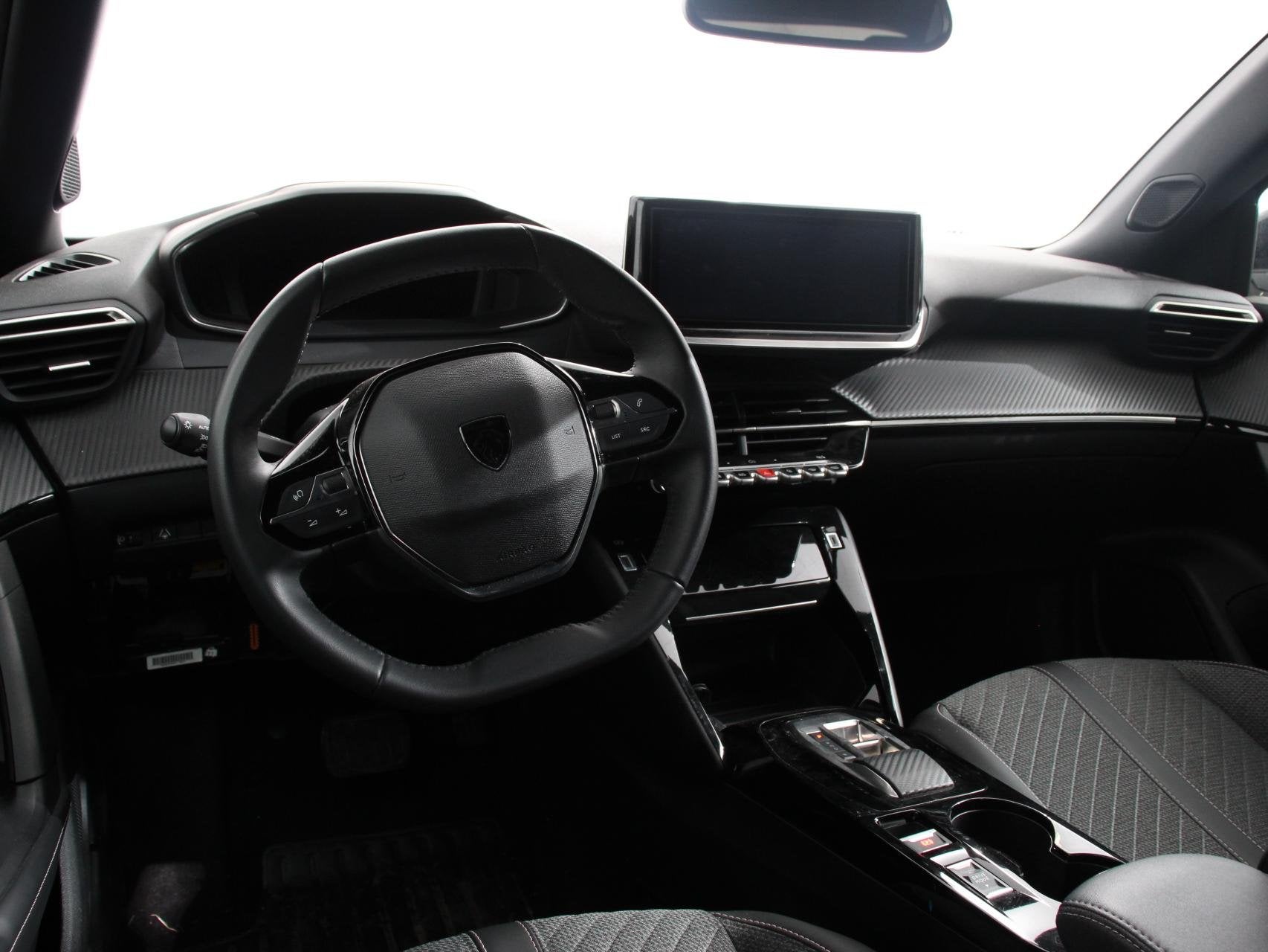 Peugeot e-2008 EV Allure 50 kWh Navigatie Apple Carplay Andr, Auto's, 136 pk, Gebruikt, Leder en Stof, 1523 kg