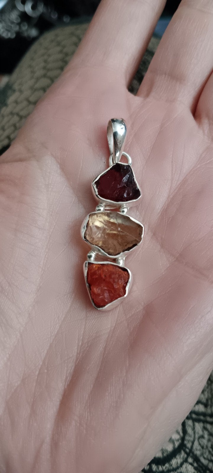 Zilveren hanger met ruwe Granaat, Citrien en Vuuropaal., Verzenden, Nieuw, Zilver