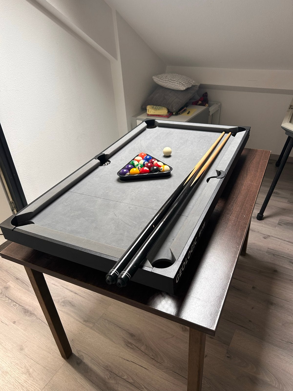 Geologic BT-100 Pooltafel met accessoires, Ophalen, Zo goed als nieuw, Pooltafel