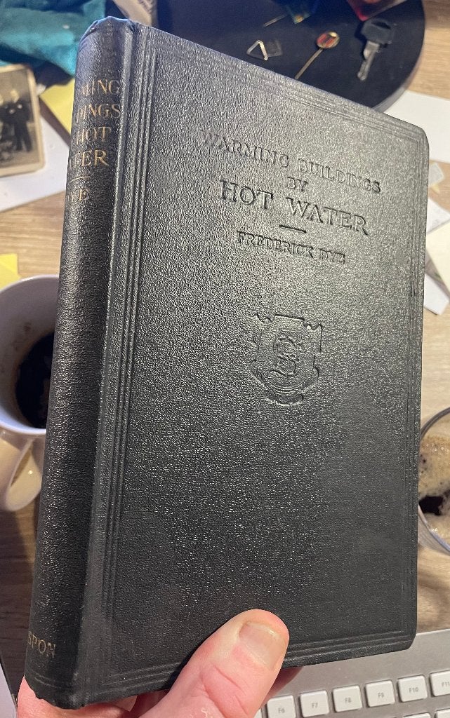 Warming buildings by hot water. A practical treatise, Gelezen, Ophalen of Verzenden, Overige onderwerpen, Frederic W. Dye