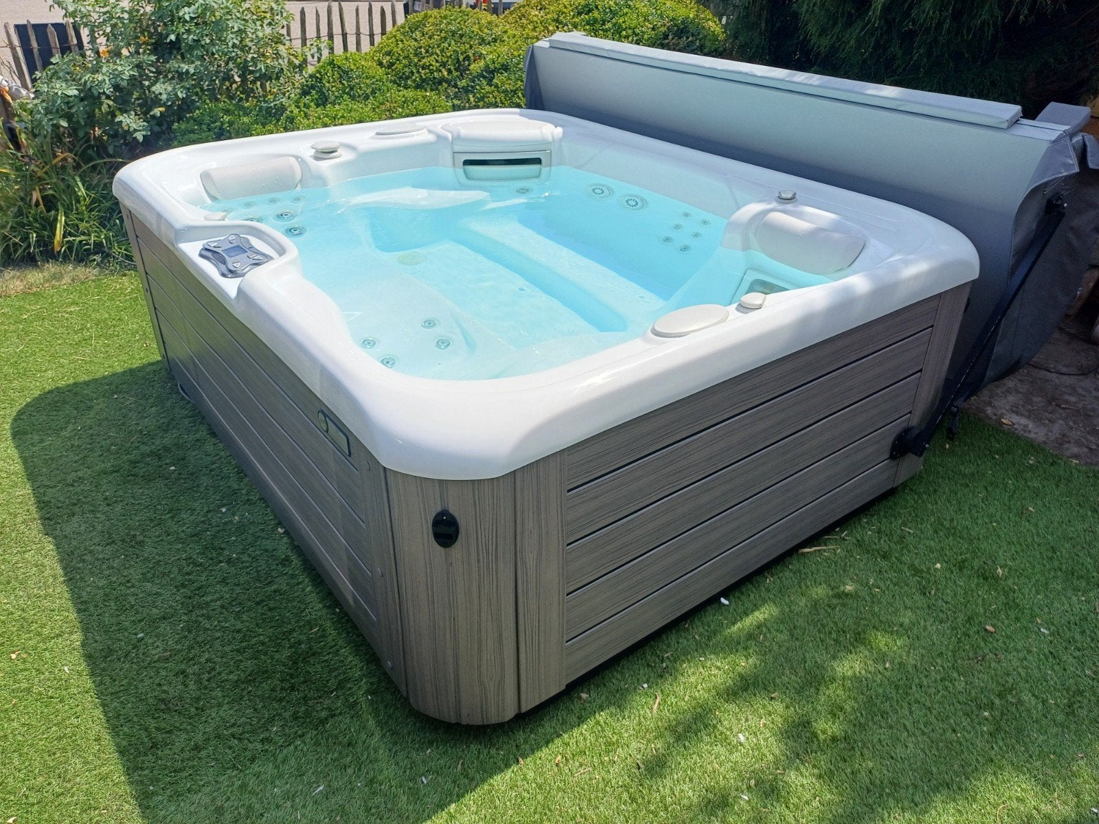 Hotspring triumph jacuzzi, Ophalen