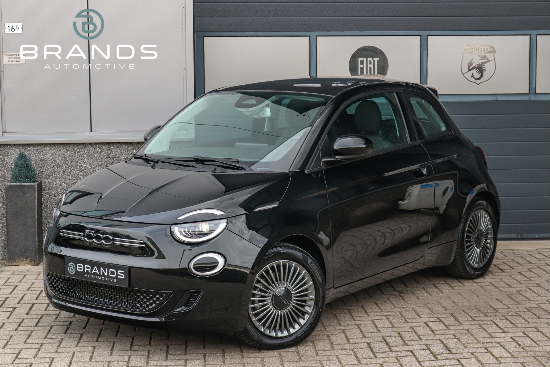 Fiat 500E Icon 42 kWh Magic Eye Pano Carplay Zeer luxe Garan, Stof, Gebruikt, Met garantie (alle), 4 stoelen