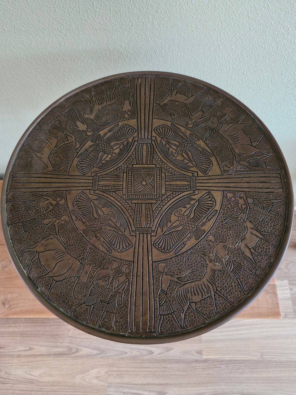 Antieke bijzettafel met Keltisch kruis motief, Ophalen