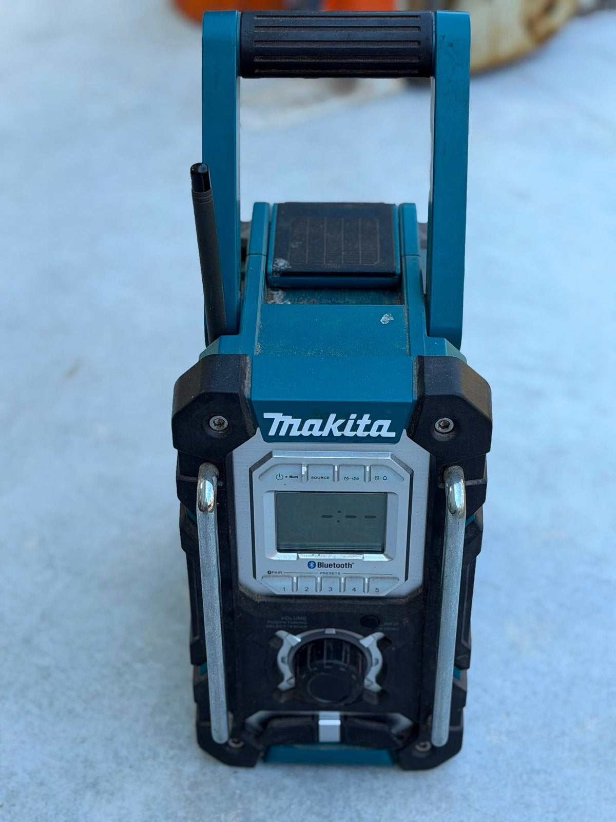 Makita Bouwradio met Bluetooth - Gebruikt inclusief accu, Ophalen, Gebruikt, Bouwradio