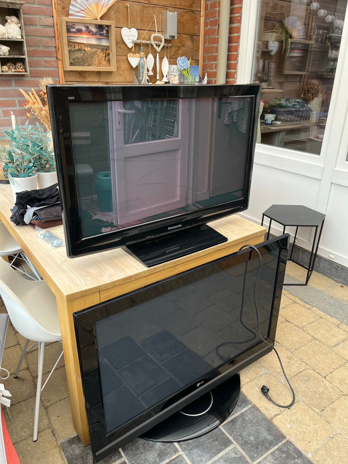 Twee oudere televisies: LG en Panasonic, Ophalen, Gebruikt, 50 Hz, 100 cm of meer