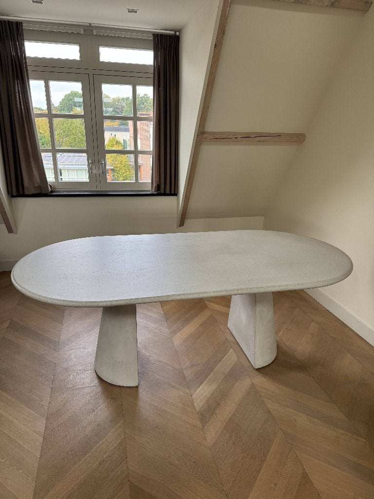 BOGARD custom made eetkamertafel Tube (L 210 x B 110 X H 87), Huis en Inrichting, Ophalen, 100 tot 150 cm, 200 cm of meer, Zo goed als nieuw