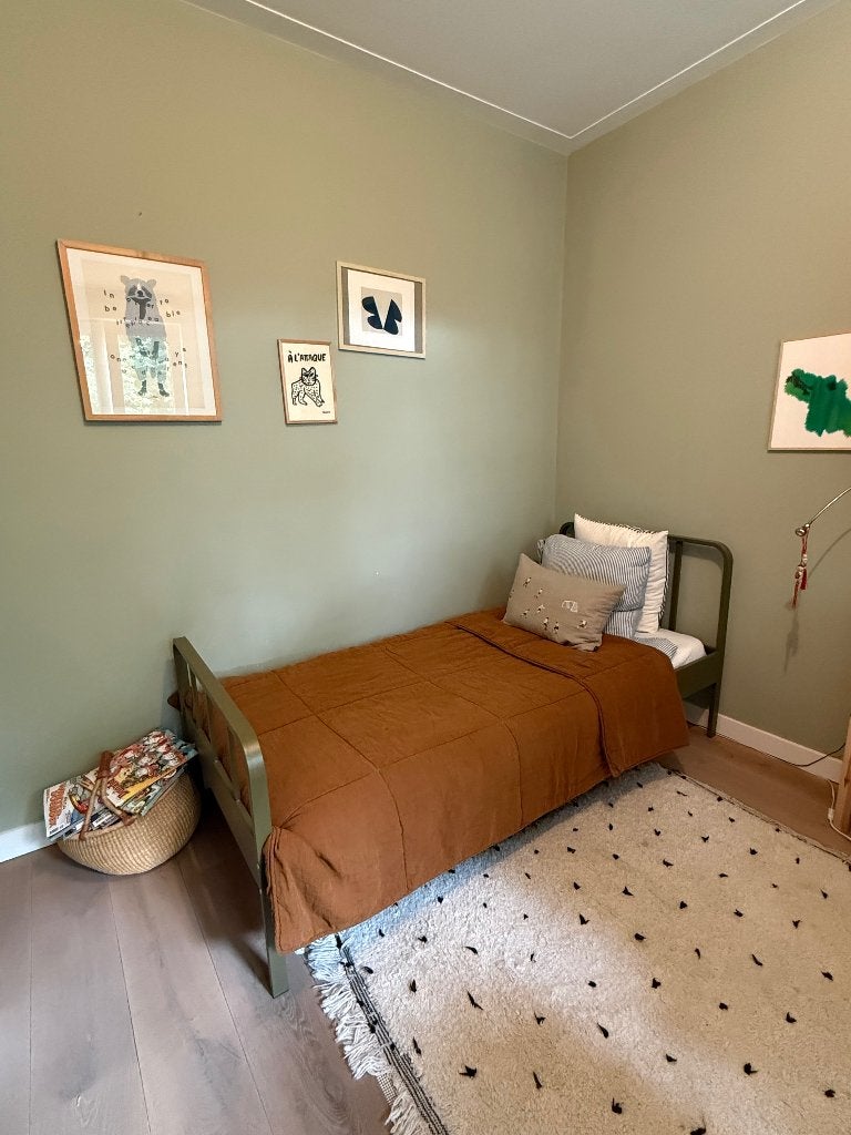 WOOOD Mees eenpersoons spijlen bed army style, Huis en Inrichting, Slaapkamer | Bedden, Ophalen, 90 cm, Zo goed als nieuw, 200 cm