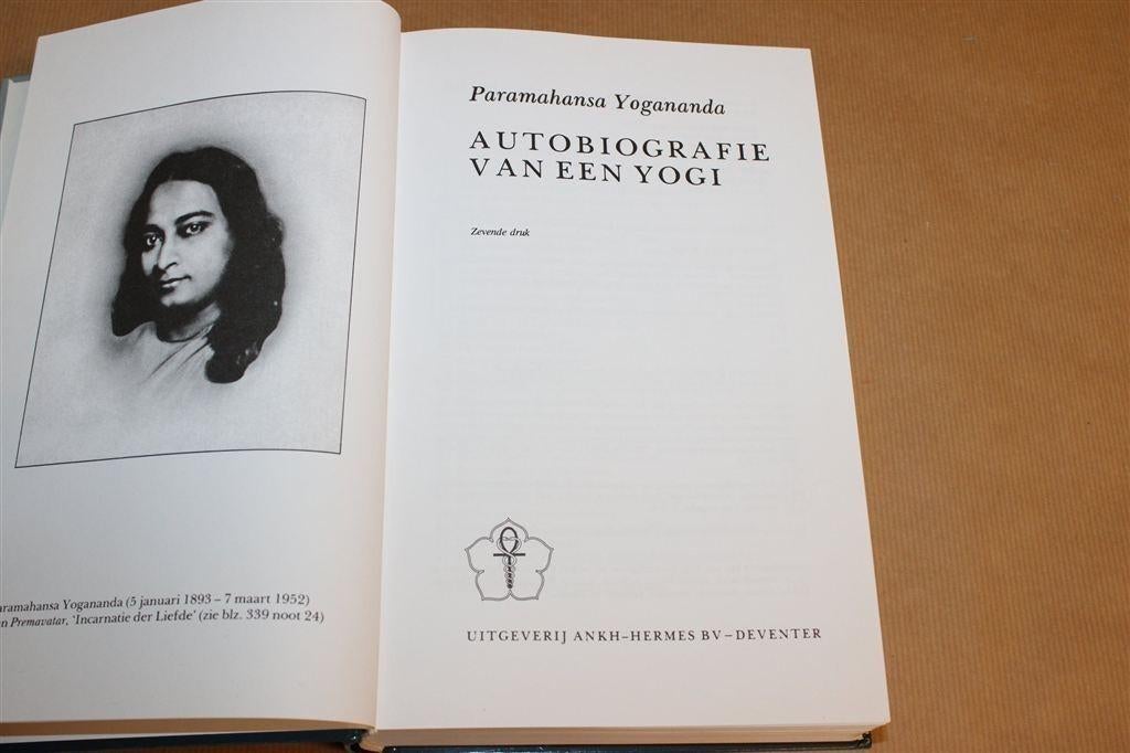 Autobiografie van een Yogi — Paramahansa Yogananda 1995, Boeken, Ophalen of Verzenden, Gelezen, Overige onderwerpen, Achtergrond en Informatie