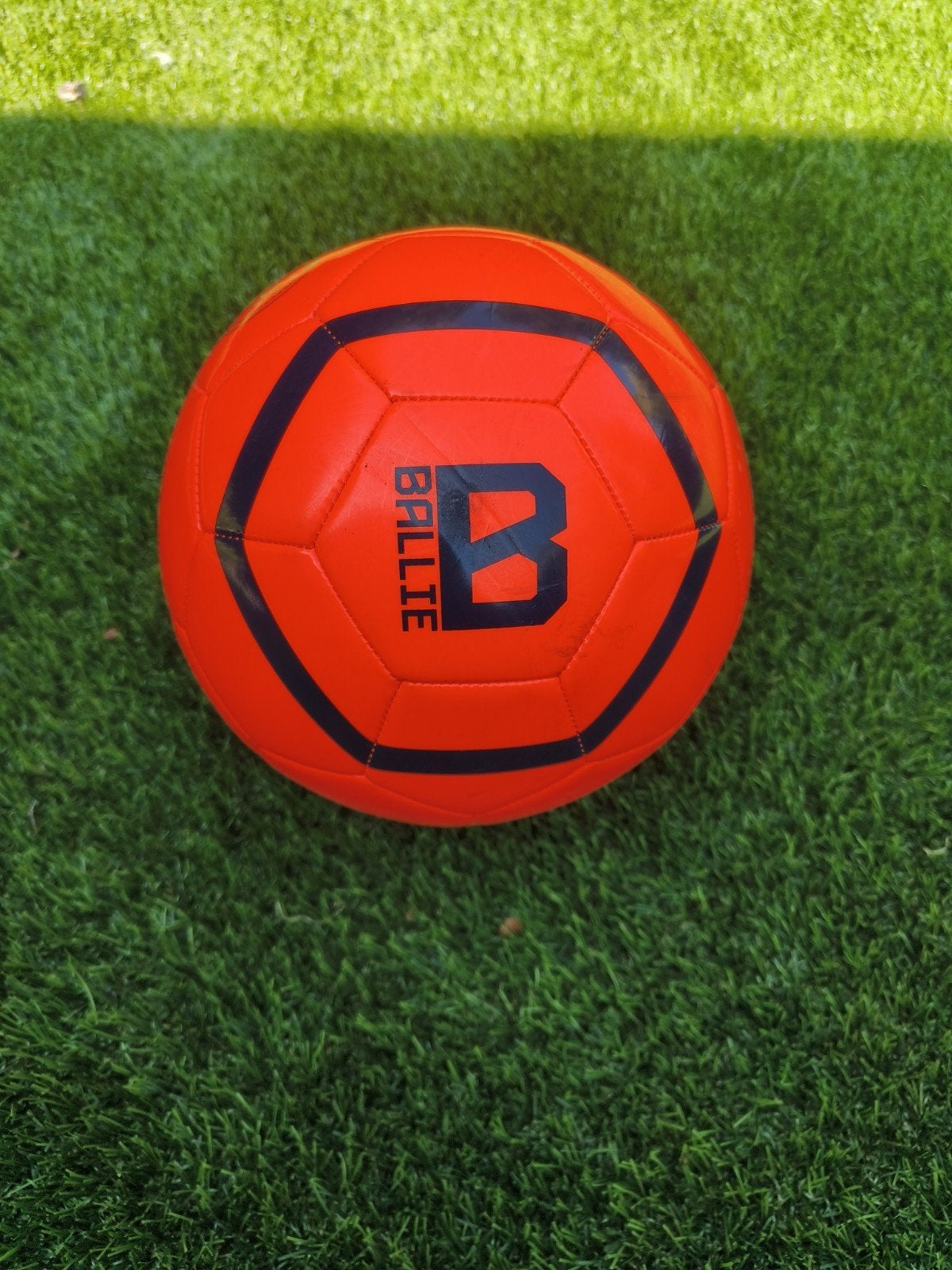 Oranje Ballie voetbal - Zo goed als nieuw, Sport en Fitness, Maat XL, Ophalen of Verzenden, Zo goed als nieuw, Bal