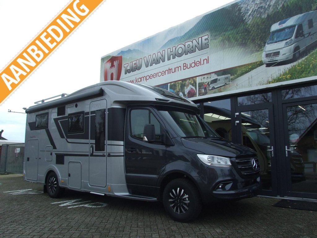 Adria Coral Supreme MB 650 SL 170 PK 9-AUTOMAAT 4500 KG, Caravans en Kamperen, Automaat, ABS, Bedrijf, Adria