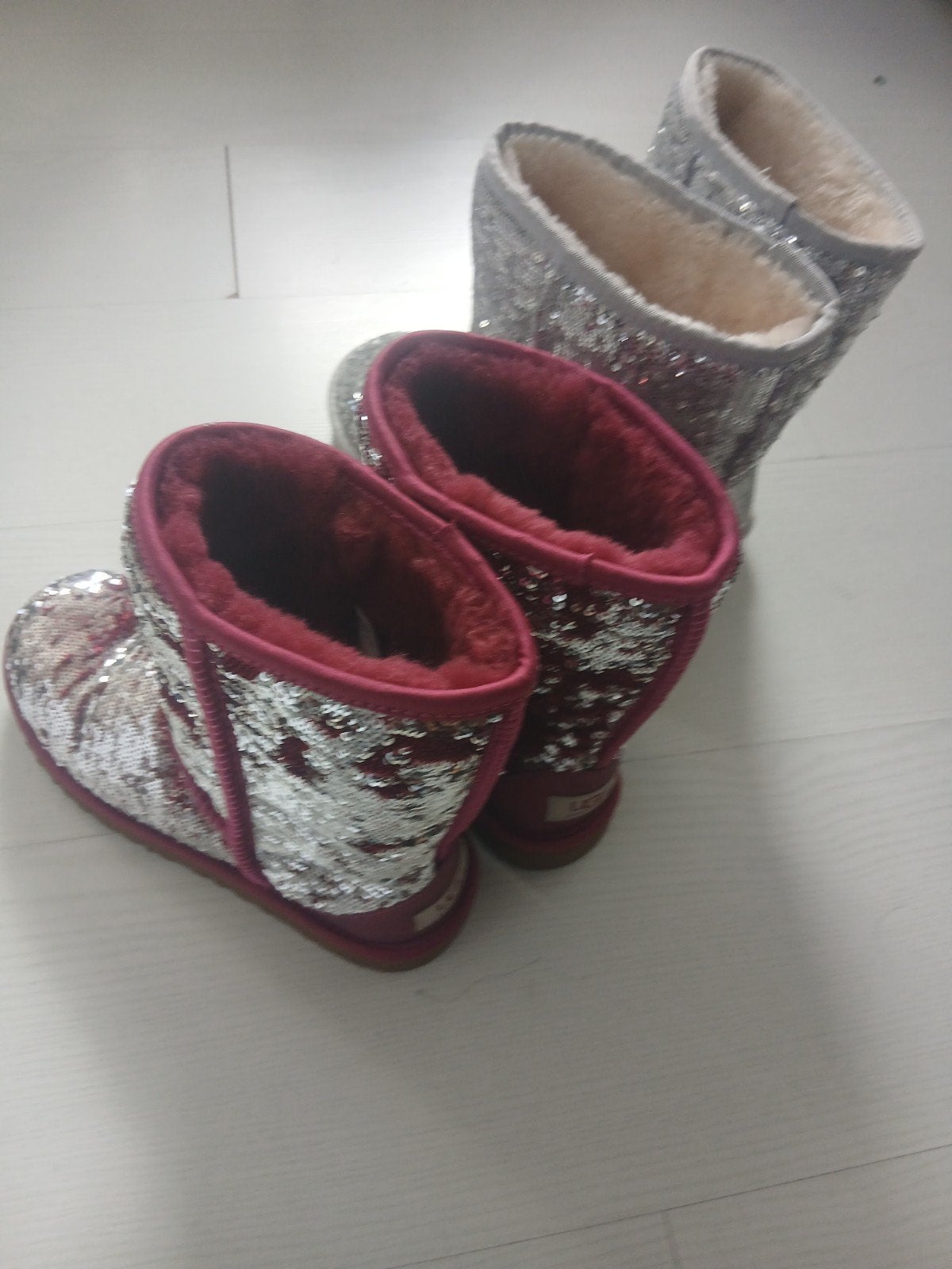 UGGS, Ophalen, Nieuw, Rood