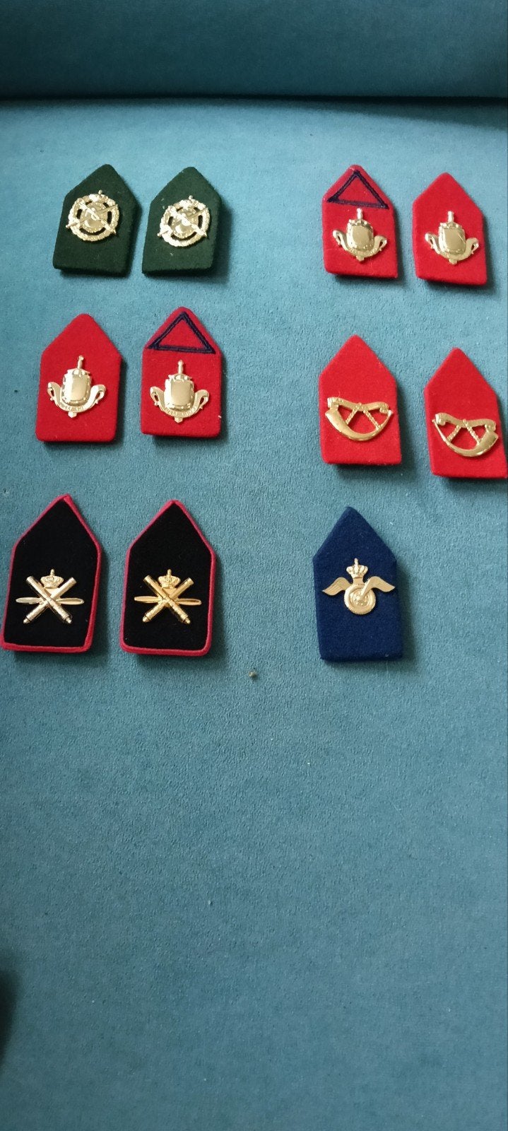 Leger emblemen van verschillende rangen, Verzamelen, Ophalen of Verzenden