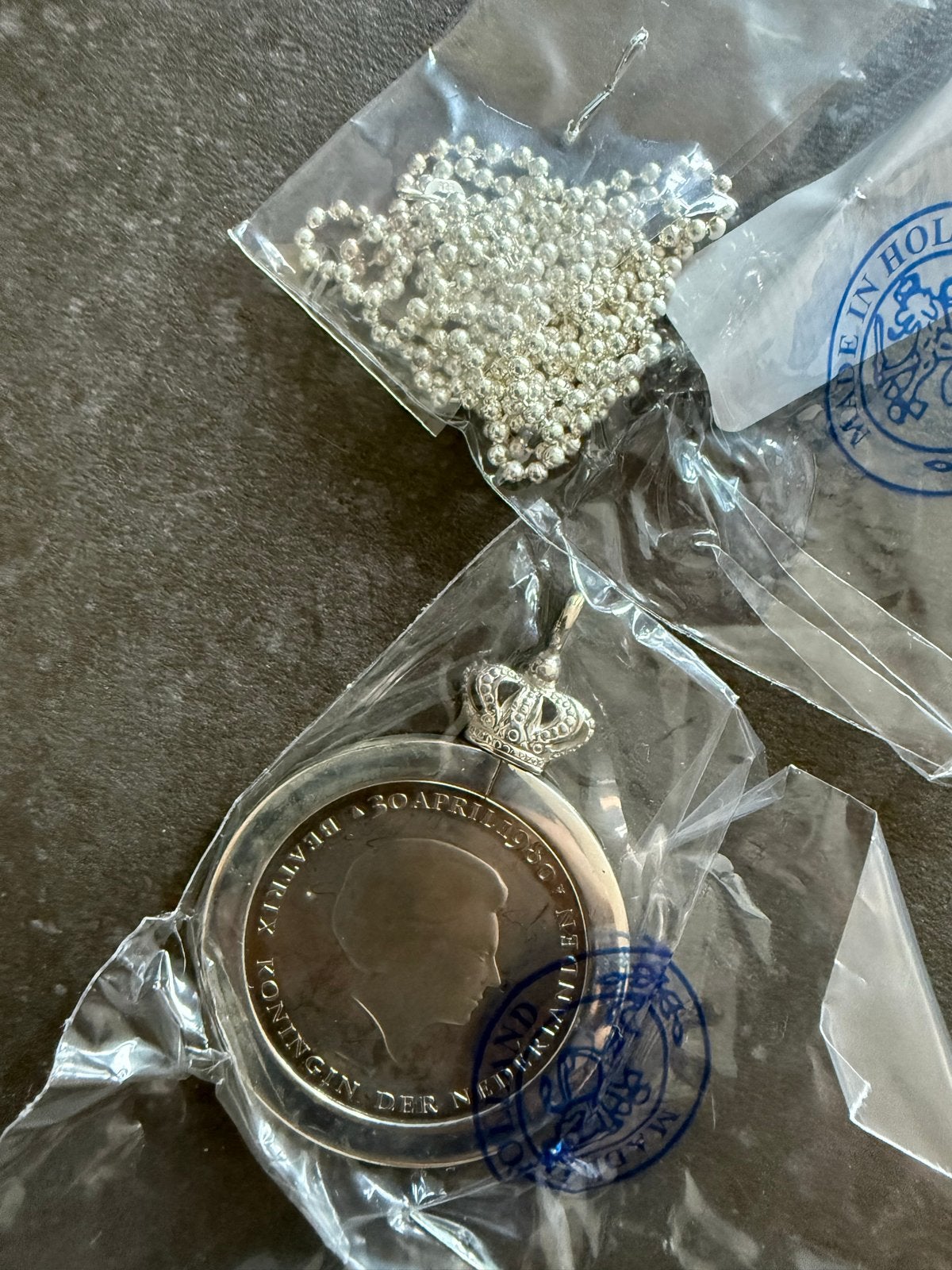Inhuldigingspenning Willem-Alexander 2013 met ketting, Ophalen of Verzenden, Setje, Zilver
