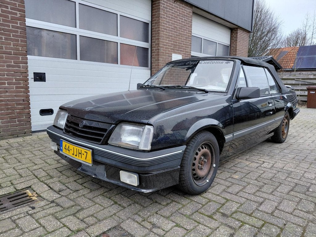 Opel ASCONA Cabrio, Auto's, Voorwielaandrijving, Zwart, Cabriolet, 4 stoelen